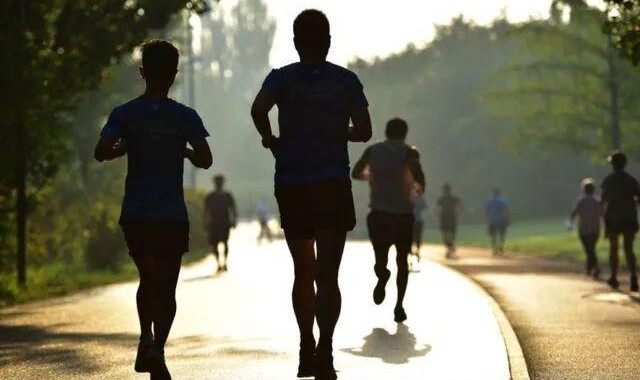 皇冠新2平台-经济下行，2026年、2027年、2028年这三年，六大忠告要记牢！